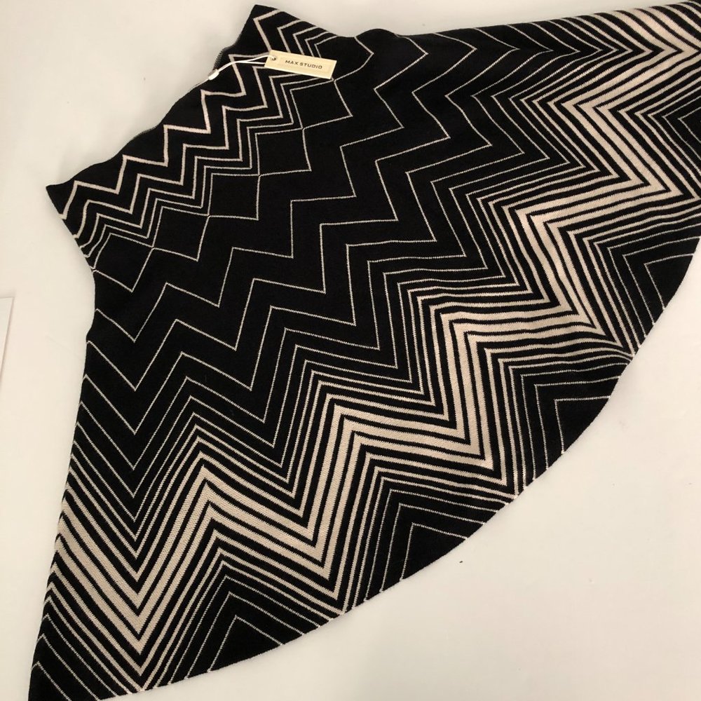 MAX STUDIO Women's Short A-Line Knit Skirt Size M